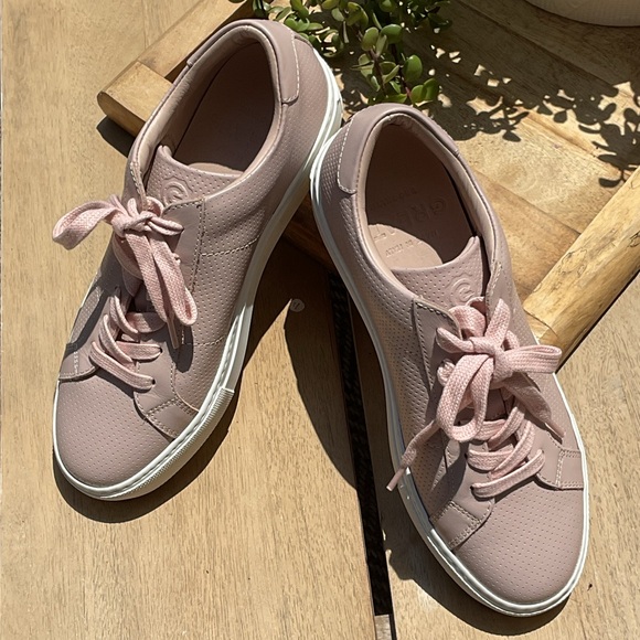 NWOT The Greats Brooklyn Pink Perforated Leather Sneakers - Women's Size 7.5 - Picture 2 of 11